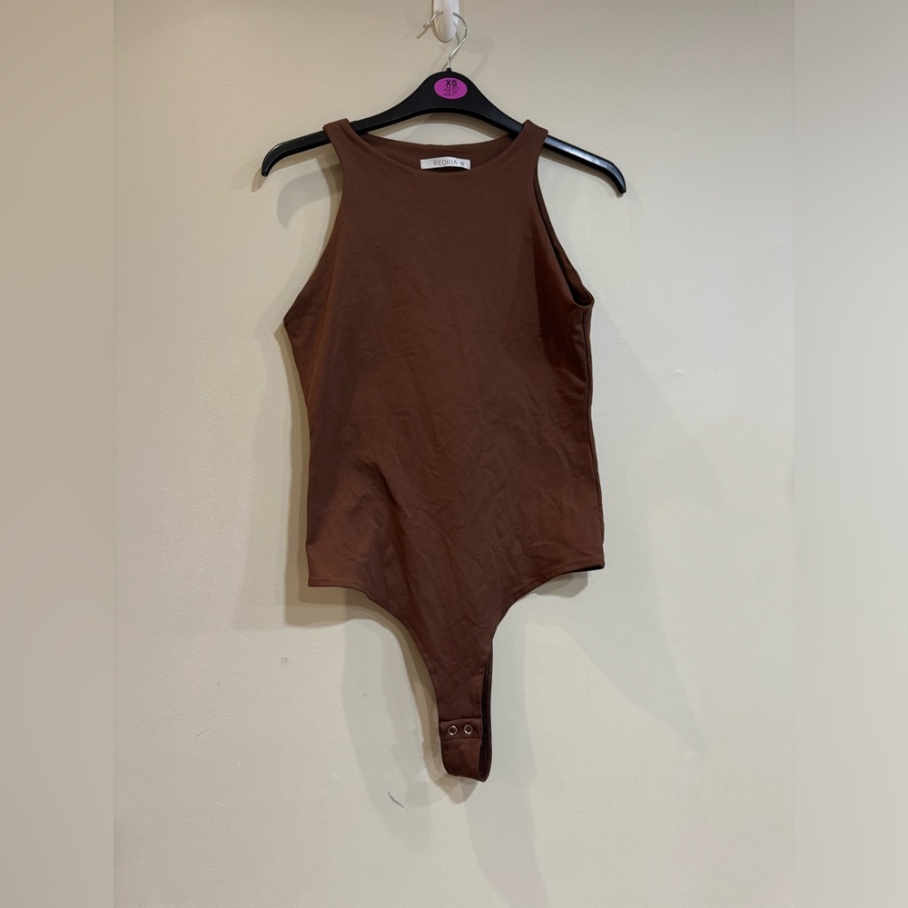 3/25 🔵Tan body suit. Size S